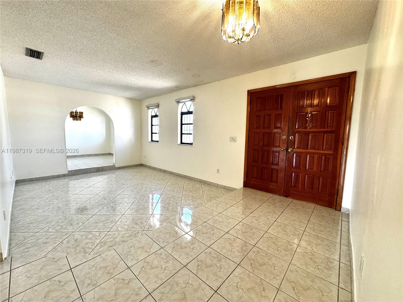 2835 Southwest 108th Place Miami, FL 33165 - Photo 5 of 30