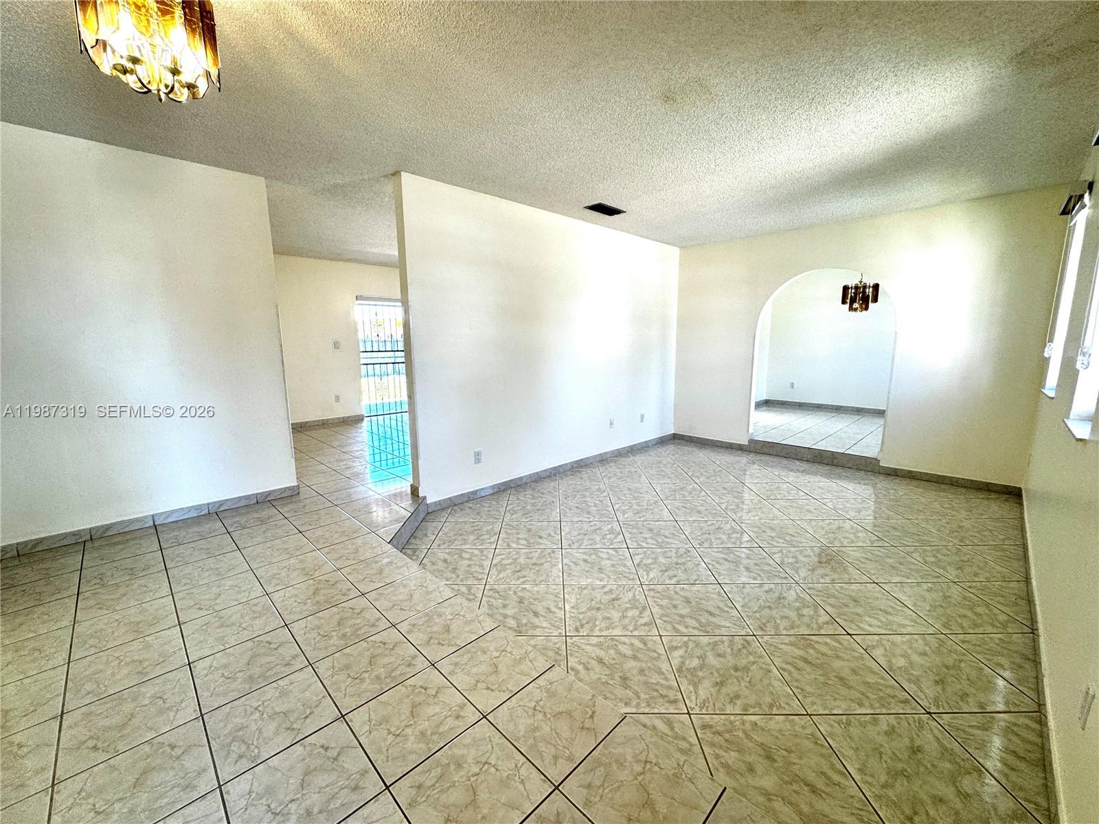 2835 Southwest 108th Place Miami, FL 33165 - Photo 6 of 30