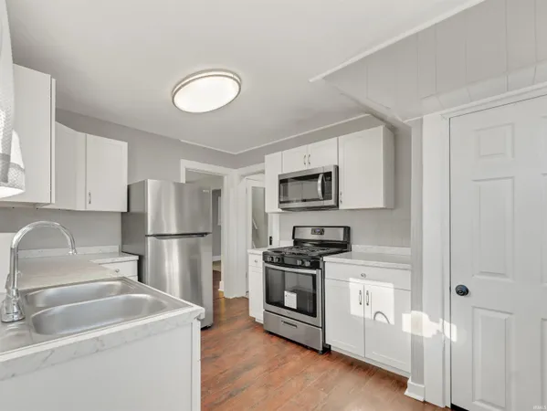 $199,900 | 4103 Fairfield Avenue, Fort Wayne, IN 46807