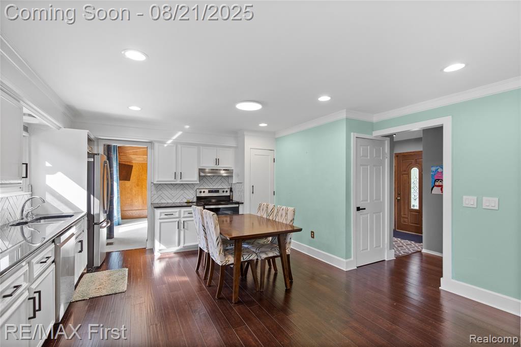2179 Highsplint Drive Rochester Hills, MI 48307 - Photo 8 of 36