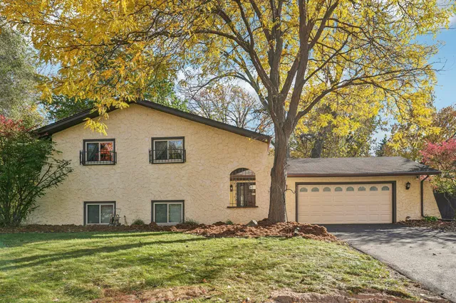 $359,999 | 3017 74th Avenue North, Brooklyn Park, MN 55444