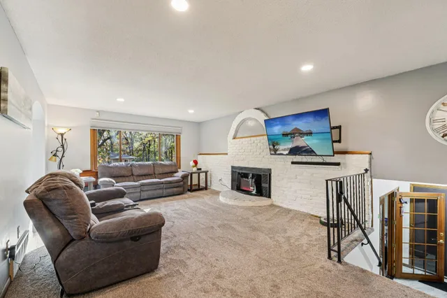 $359,999 | 3017 74th Avenue North, Brooklyn Park, MN 55444