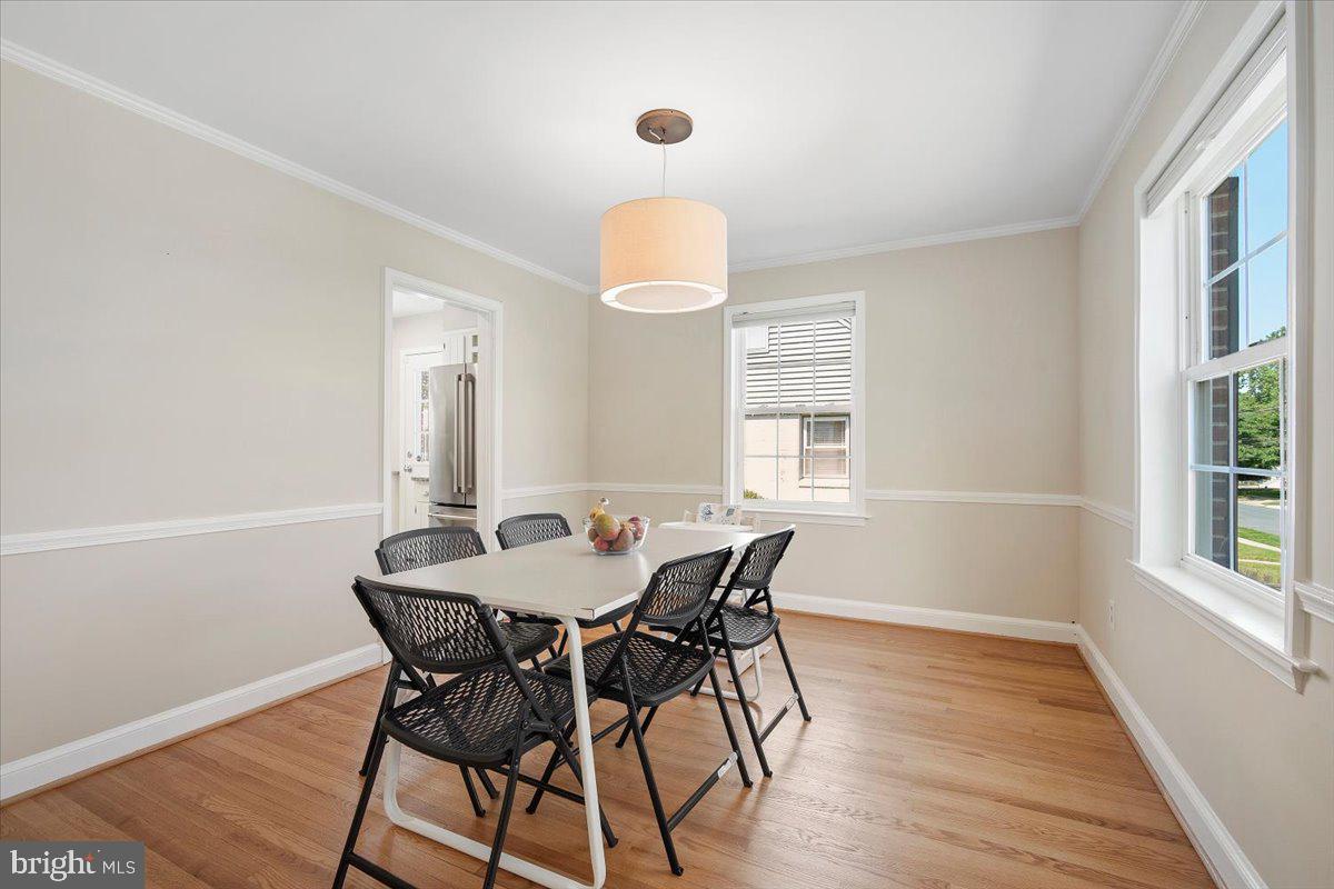 5902 Walton Road Bethesda, MD 20817 - Photo 21 of 63 New light fixture