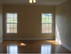 10336 Reedy Creek Road Bristol, VA 24202 - Photo 8 of 11 Large master bedroom