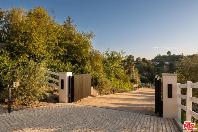 $18,995,000 | 24172 Lupin Hill Road, Hidden Hills, CA 91302