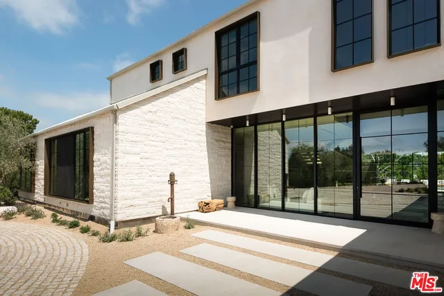 $18,995,000 | 24172 Lupin Hill Road, Hidden Hills, CA 91302