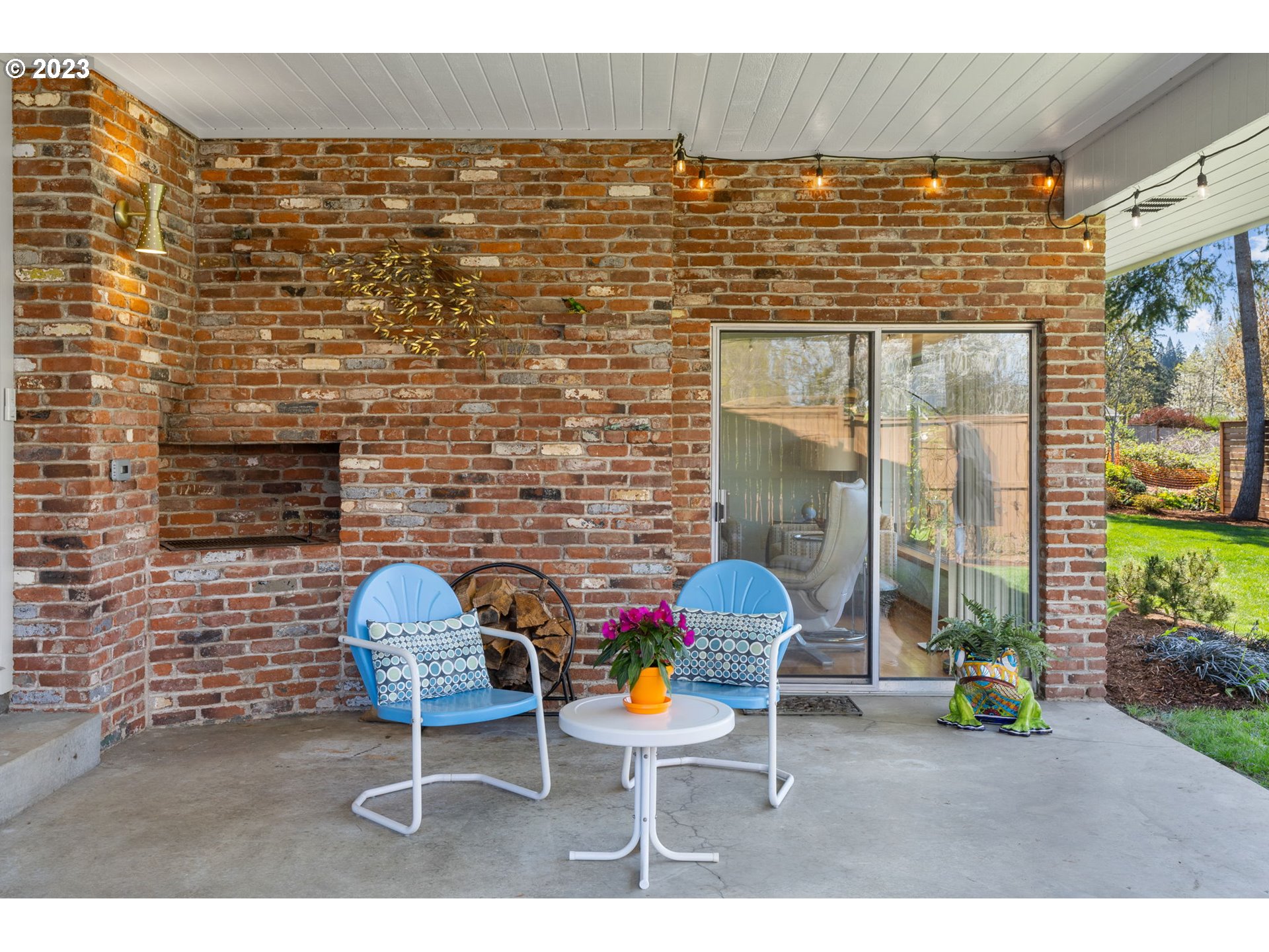 3301 Southwest Ridge Drive Portland, OR 97219 - Photo 23 of 39 Covered Patio