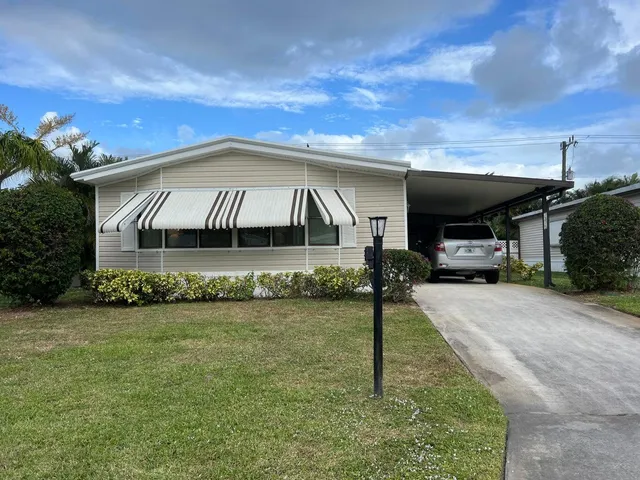 $249,900 | 7375 Southeast Independence Avenue, Hobe Sound, FL 33455