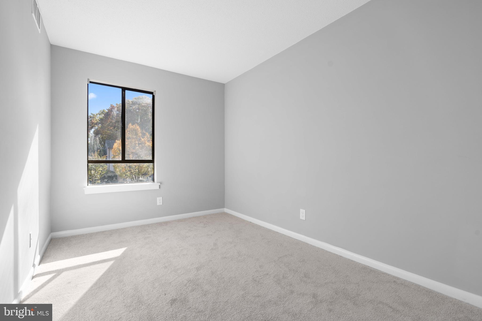 11606 Stoneview Square, Unit 12C Reston, VA 20191 - Photo 26 of 32 Bedroom 3
