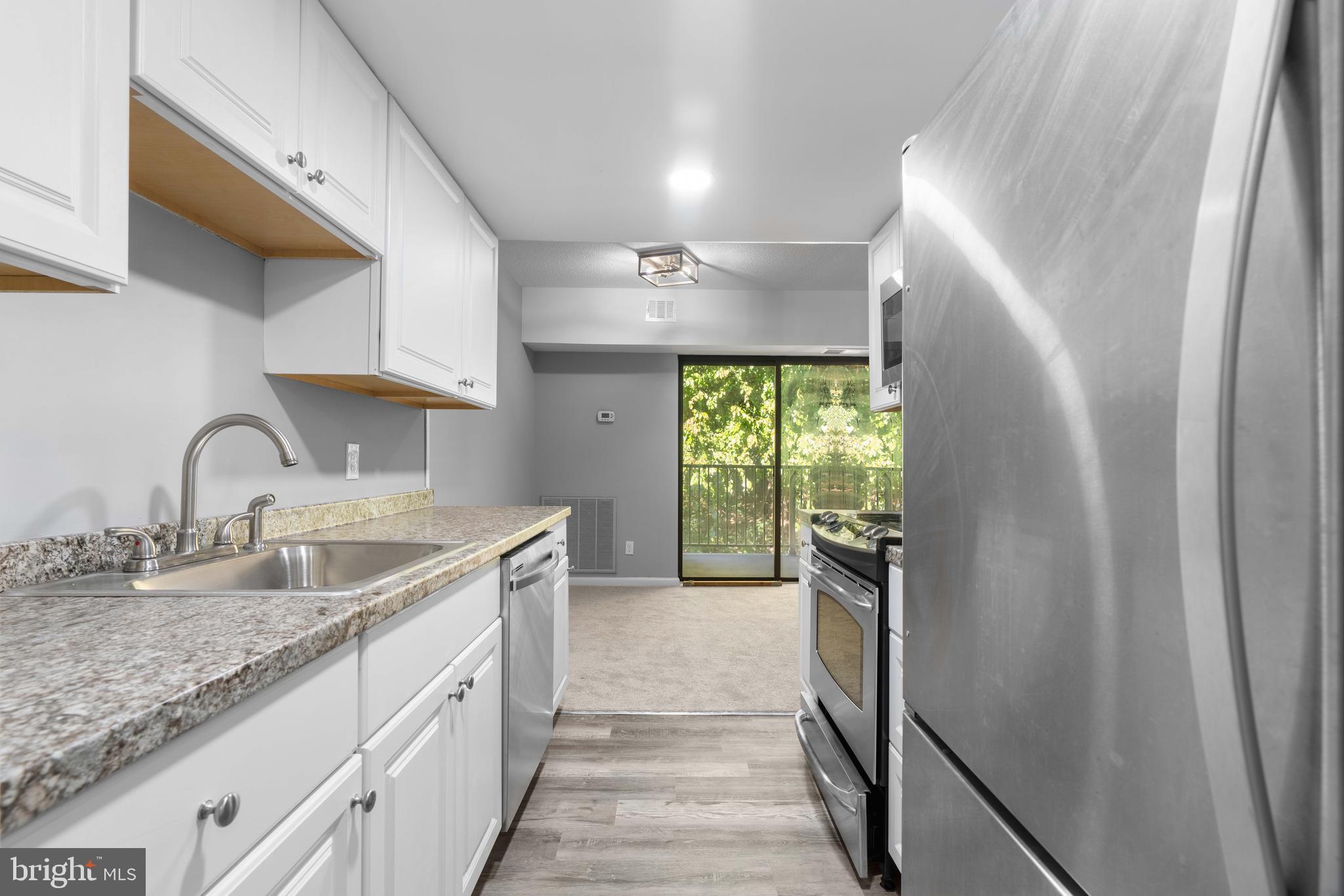 11606 Stoneview Square, Unit 12C Reston, VA 20191 - Photo 5 of 32