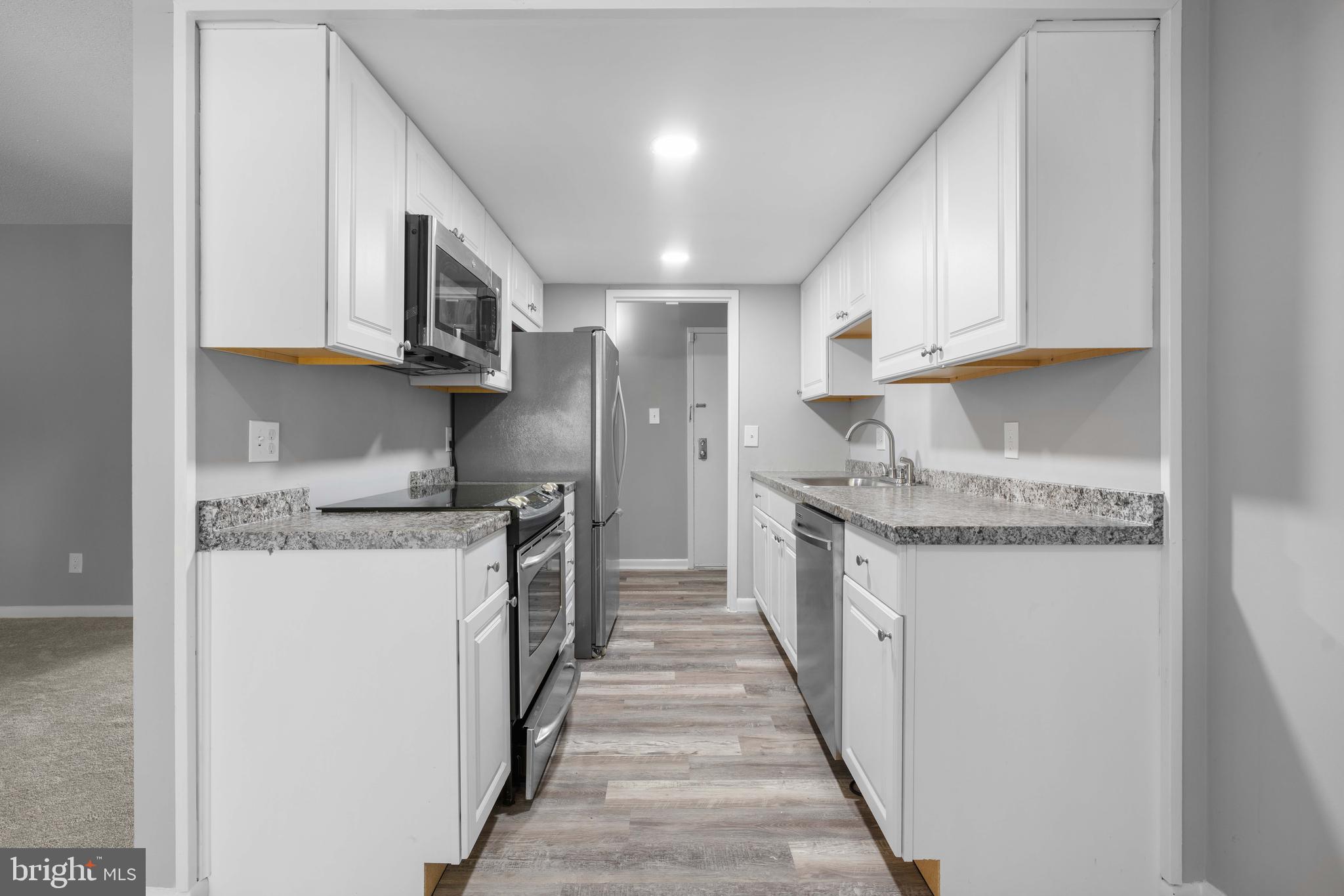 11606 Stoneview Square, Unit 12C Reston, VA 20191 - Photo 7 of 32