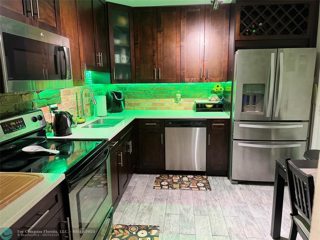 6061 North Falls Cir Drive, Unit 107 Lauderhill, FL 33319 - Photo 27 of 32