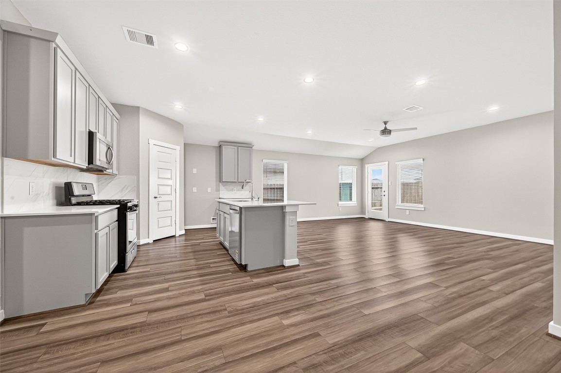 3919 Sparkman Lane Katy, TX 77494 - Photo 7 of 38