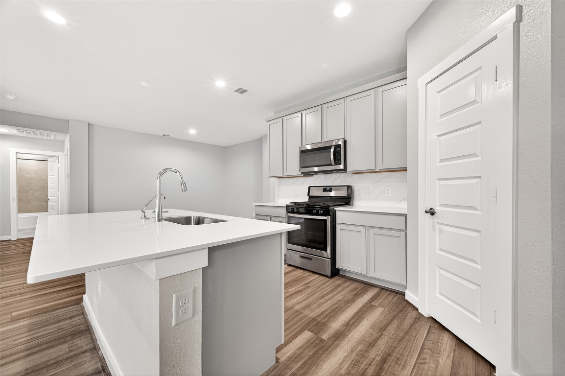 3919 Sparkman Lane Katy, TX 77494 - Photo 8 of 38