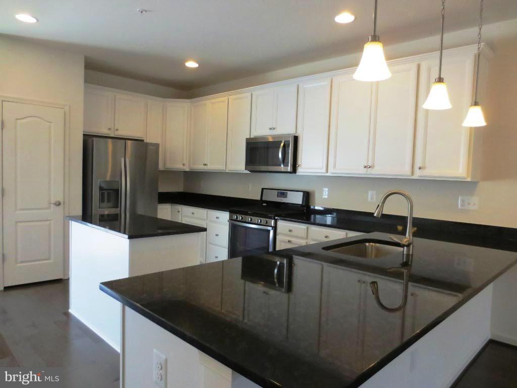 943 Ramble Run Road Baltimore, MD 21220 - Photo 11 of 26 Kitchen