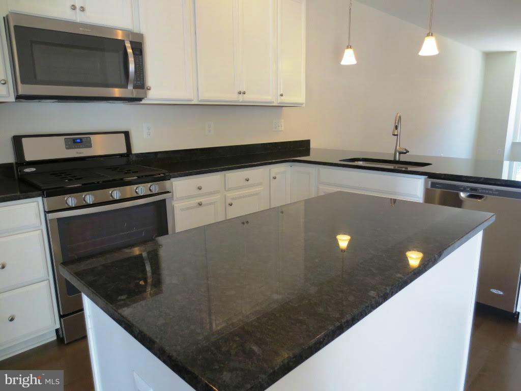 943 Ramble Run Road Baltimore, MD 21220 - Photo 12 of 26 Kitchen