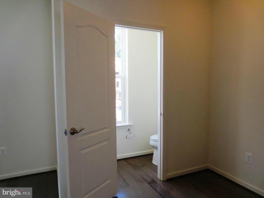 943 Ramble Run Road Baltimore, MD 21220 - Photo 6 of 26 Half Bath