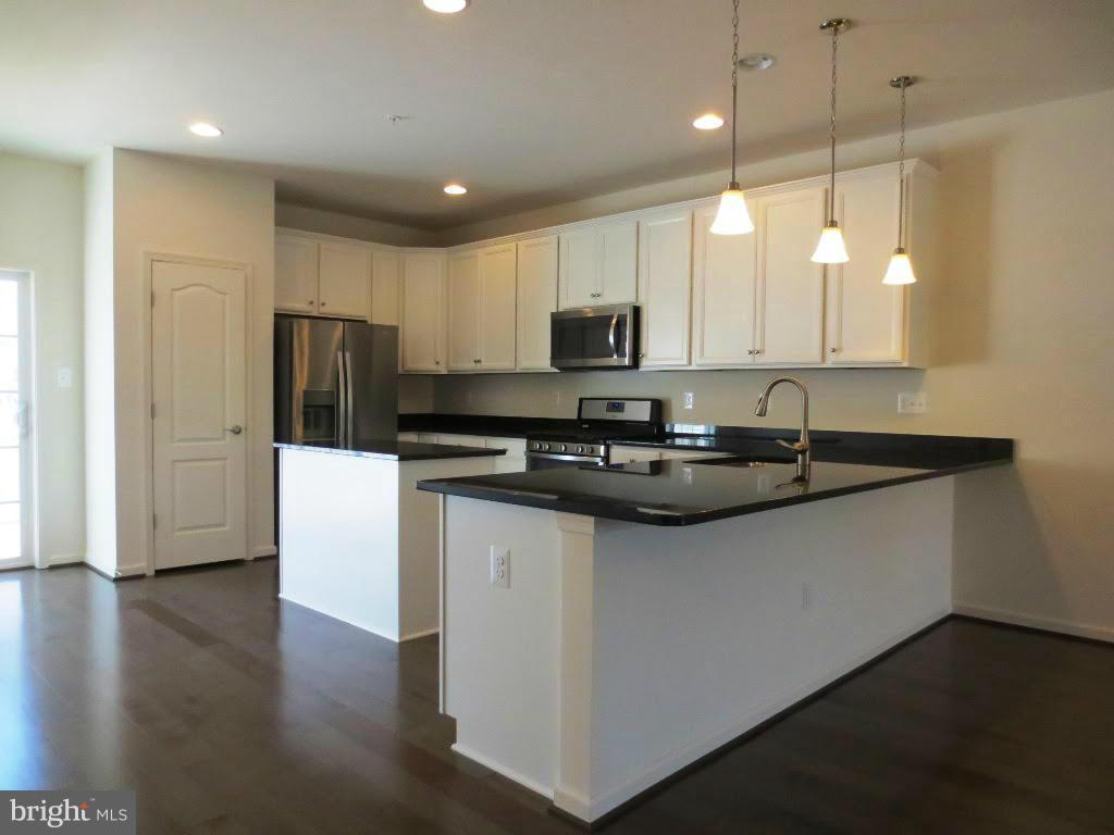943 Ramble Run Road Baltimore, MD 21220 - Photo 10 of 26 Kitchen
