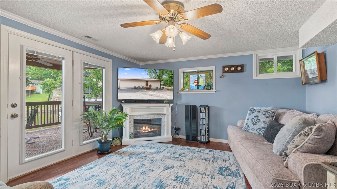 15231 Martingale Road Gravois Mills, MO 65037 - Photo 10 of 90 Living room