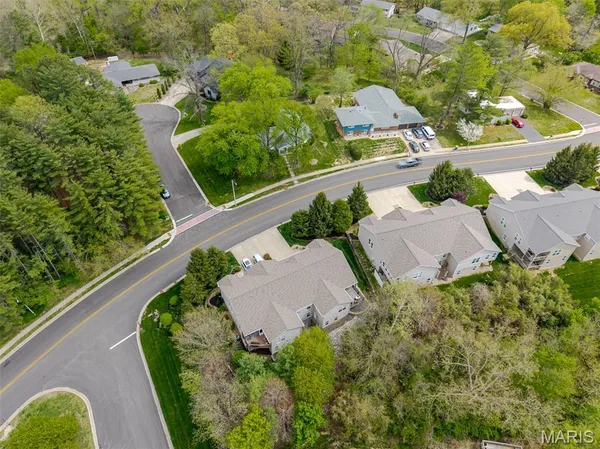 $355,000 | 903 Esic Drive, Edwardsville, IL 62025
