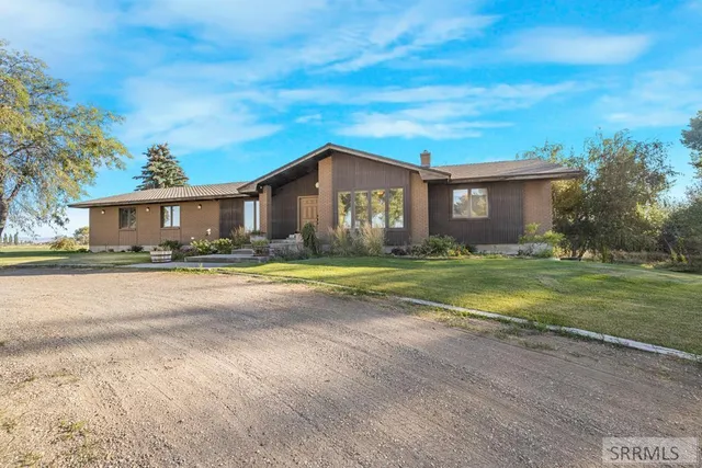$1,100,000 | 435 North 1500 East, St. Anthony, ID 83445