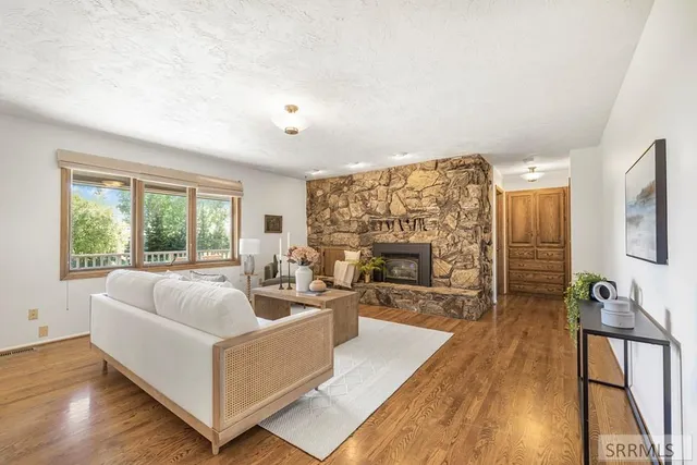 $1,100,000 | 435 North 1500 East, St. Anthony, ID 83445