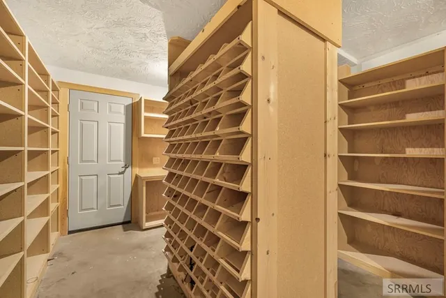 $1,100,000 | 435 North 1500 East, St. Anthony, ID 83445