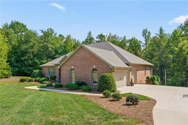 $889,000 | 5995 Lacey Court, Trinity, NC 27370
