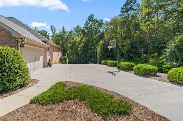 $889,000 | 5995 Lacey Court, Trinity, NC 27370