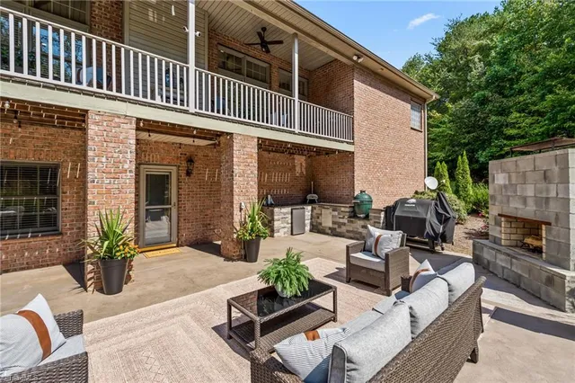 $889,000 | 5995 Lacey Court, Trinity, NC 27370