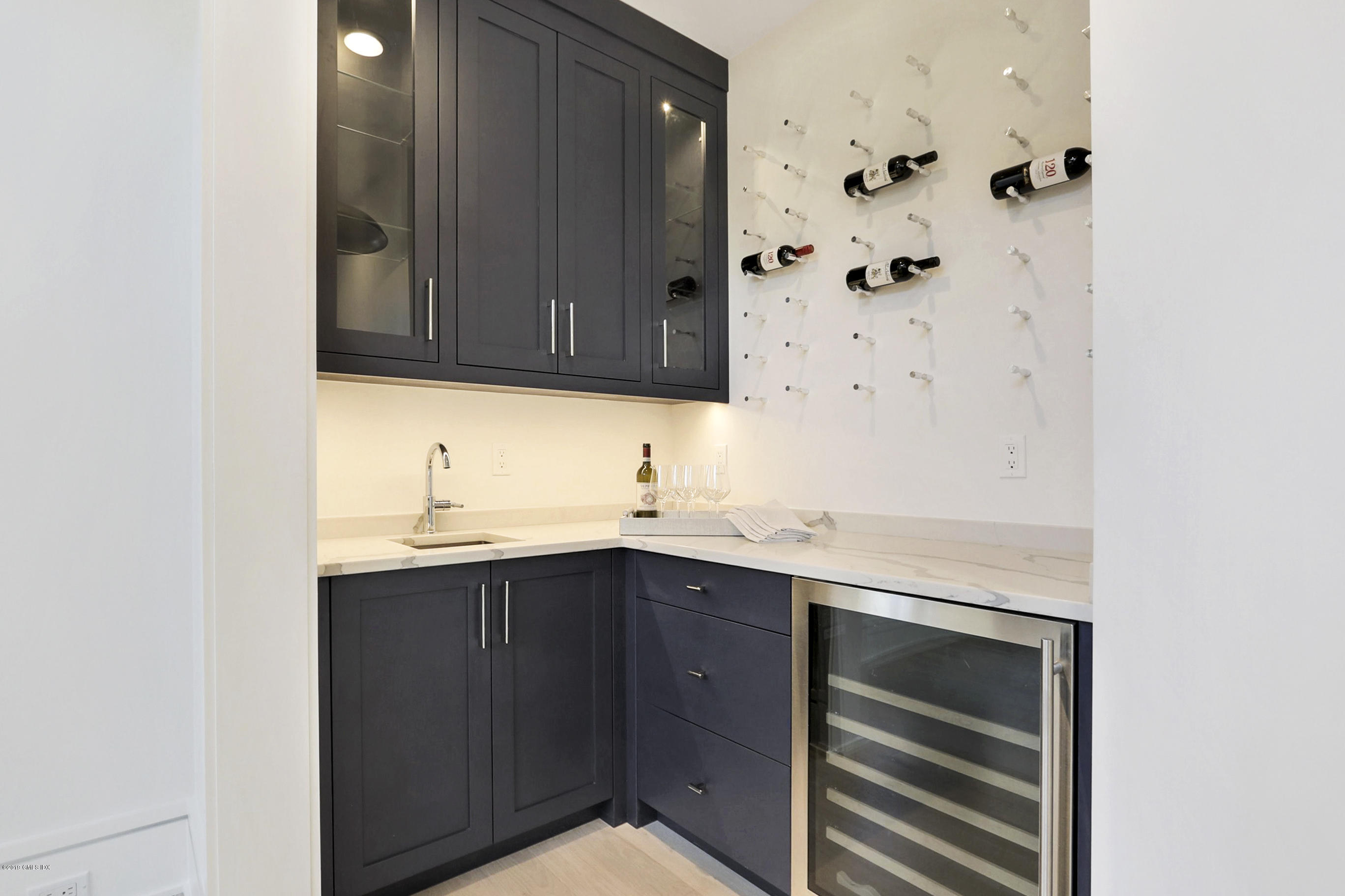 84 Circle Drive Greenwich, CT 06830 - Photo 12 of 25