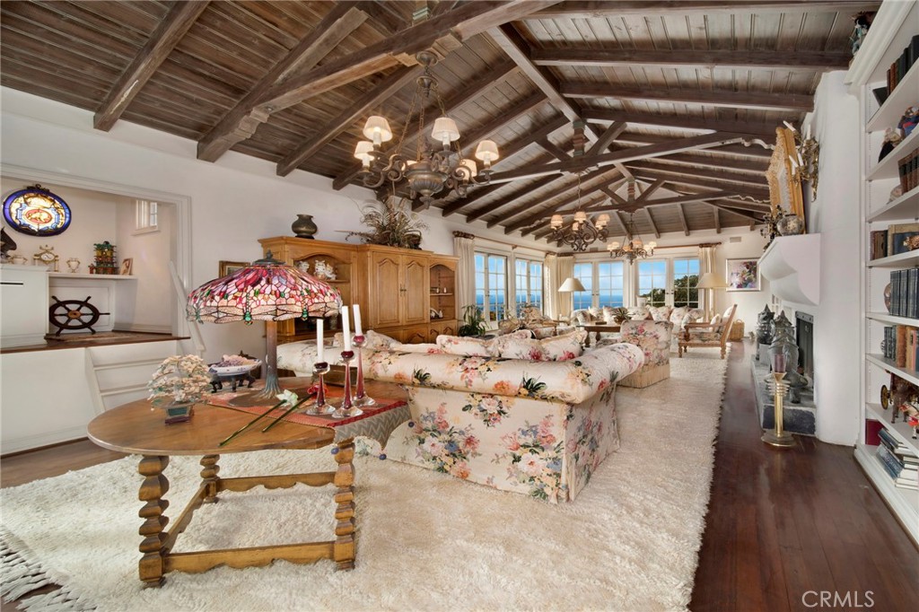 2616 Queda Way Laguna Beach, CA 92651 - Photo 4 of 29 a view of a dinning room with furniture