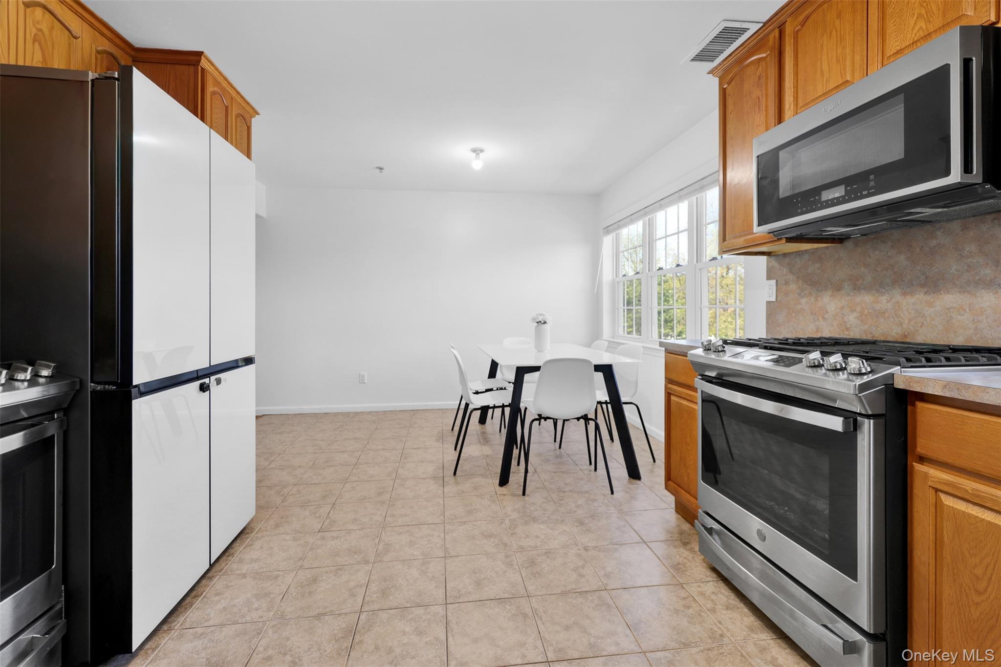 8 Elm Street, Unit 211 Spring Valley, NY 10977 - Photo 4 of 30