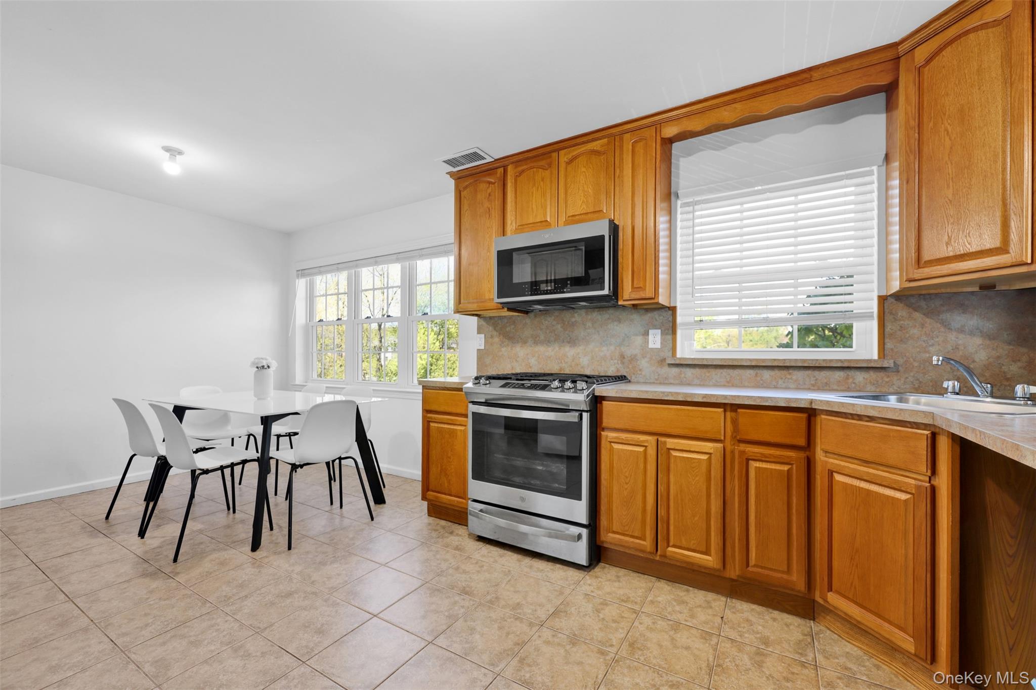 8 Elm Street, Unit 211 Spring Valley, NY 10977 - Photo 6 of 30