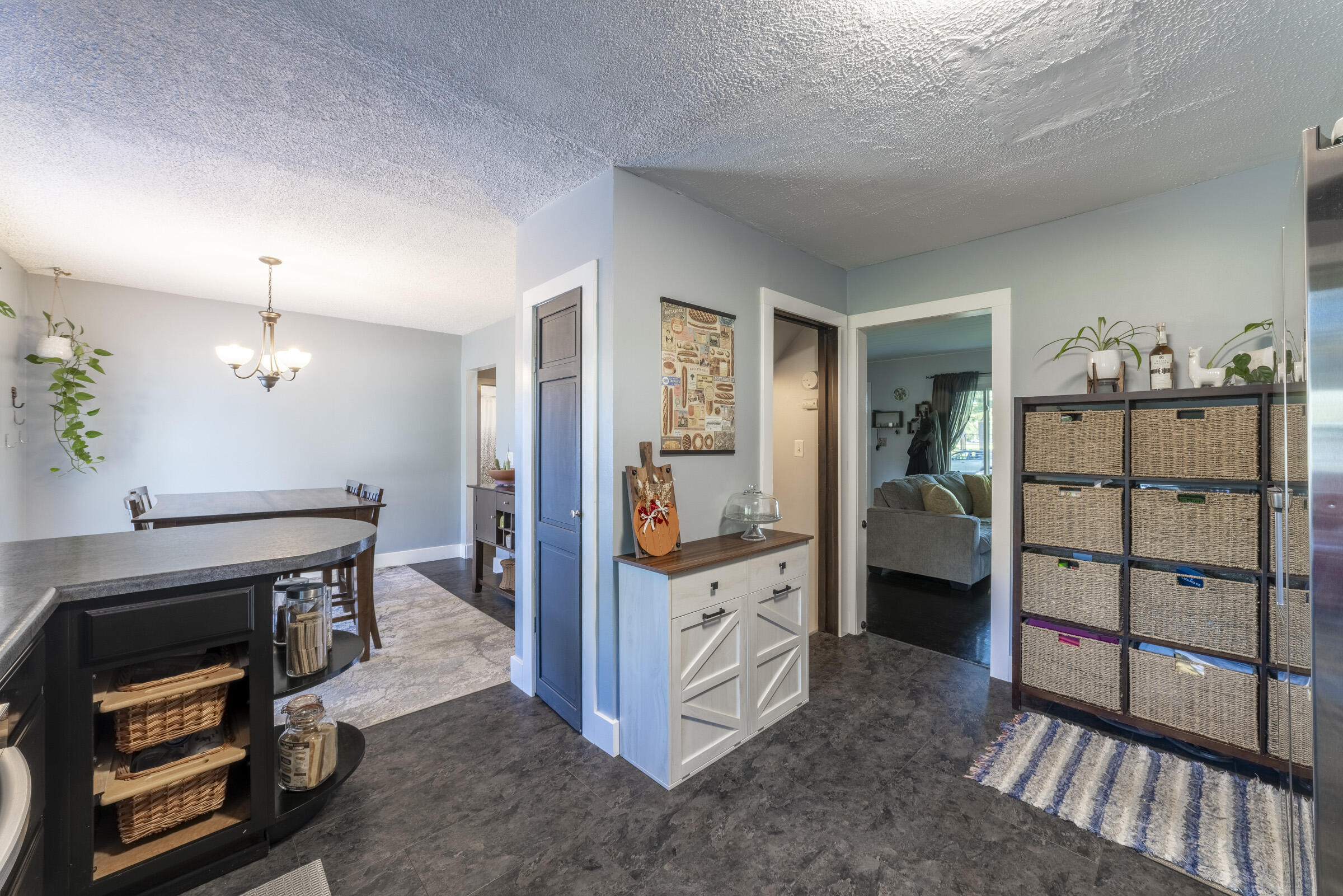 508 West Morgan Avenue Chesterton, IN 46304 - Photo 13 of 38 a view of room with furniture and a bedroom