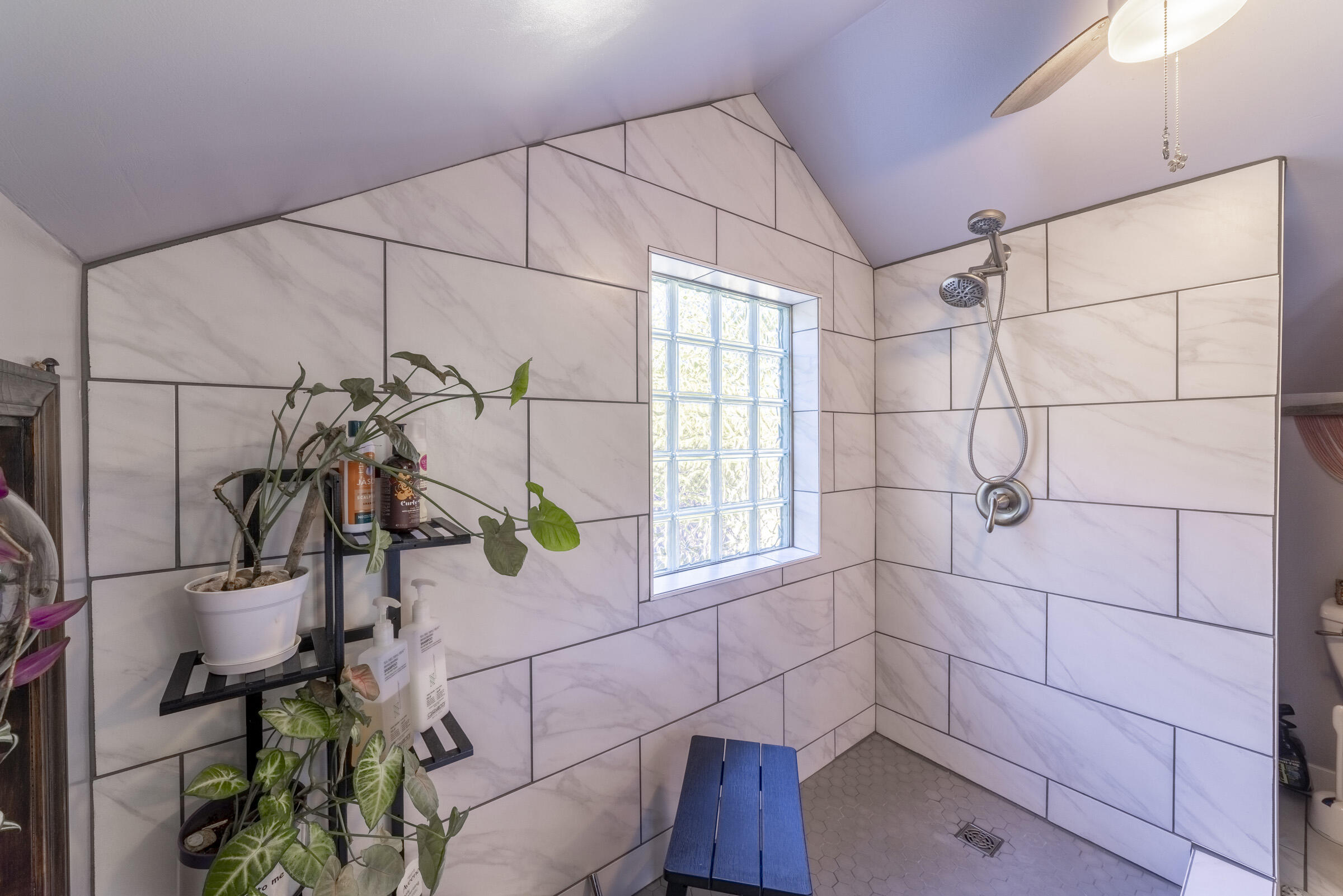 508 West Morgan Avenue Chesterton, IN 46304 - Photo 24 of 38 a bathroom with a sink and mirror