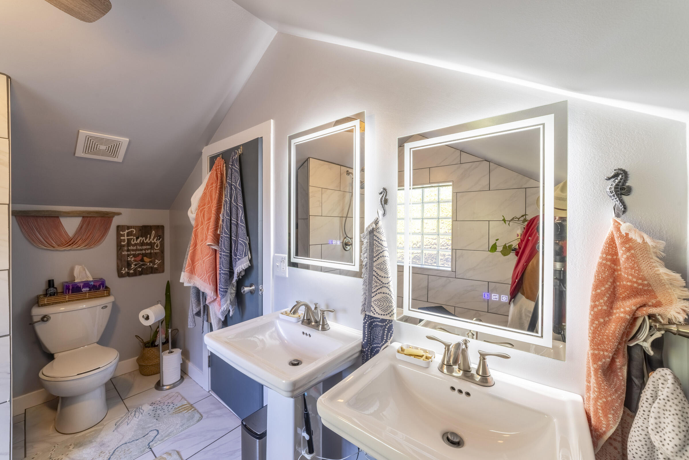 508 West Morgan Avenue Chesterton, IN 46304 - Photo 25 of 38 a bathroom with a sink toilet and a mirror