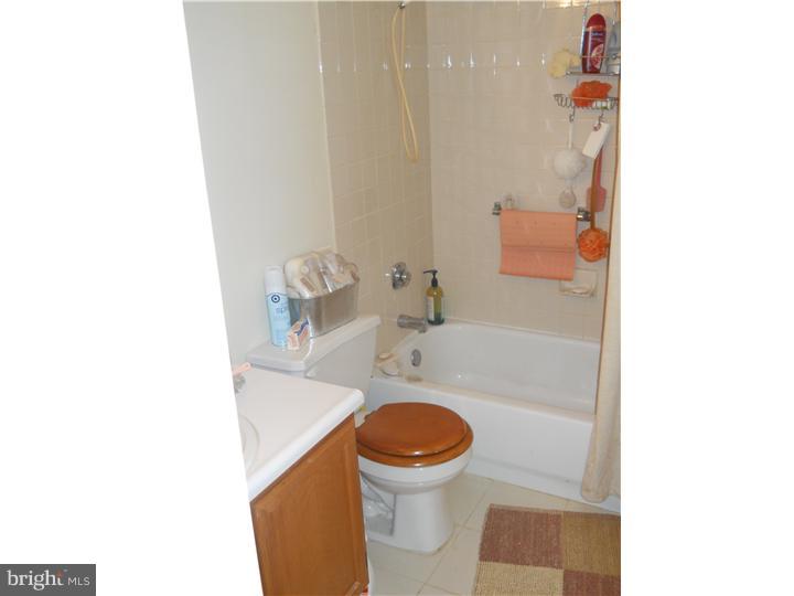 566 Washington Street Camden, NJ 08103 - Photo 13 of 15