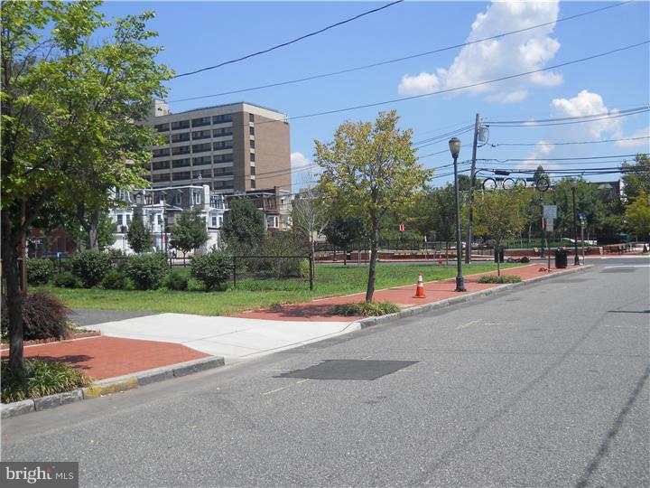 566 Washington Street Camden, NJ 08103 - Photo 4 of 15