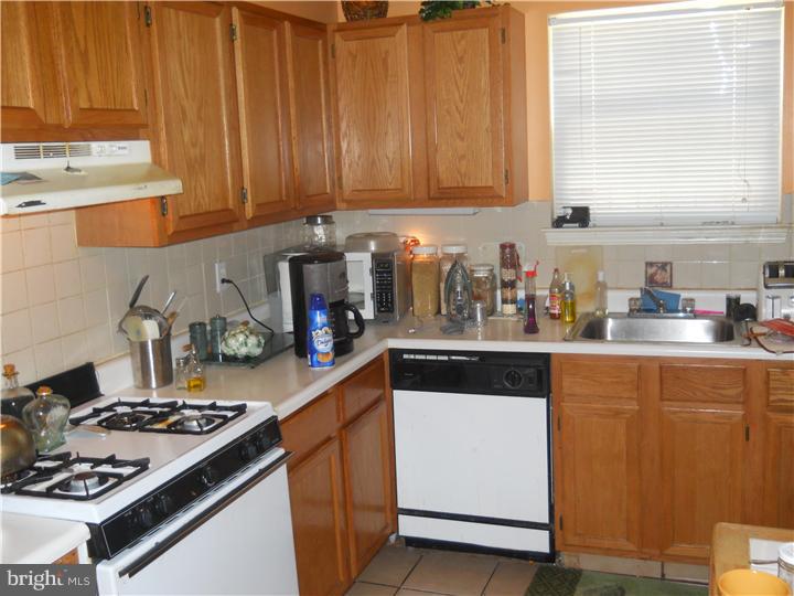 566 Washington Street Camden, NJ 08103 - Photo 6 of 15
