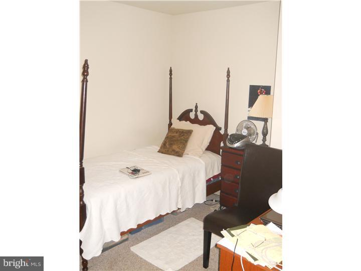 566 Washington Street Camden, NJ 08103 - Photo 10 of 15