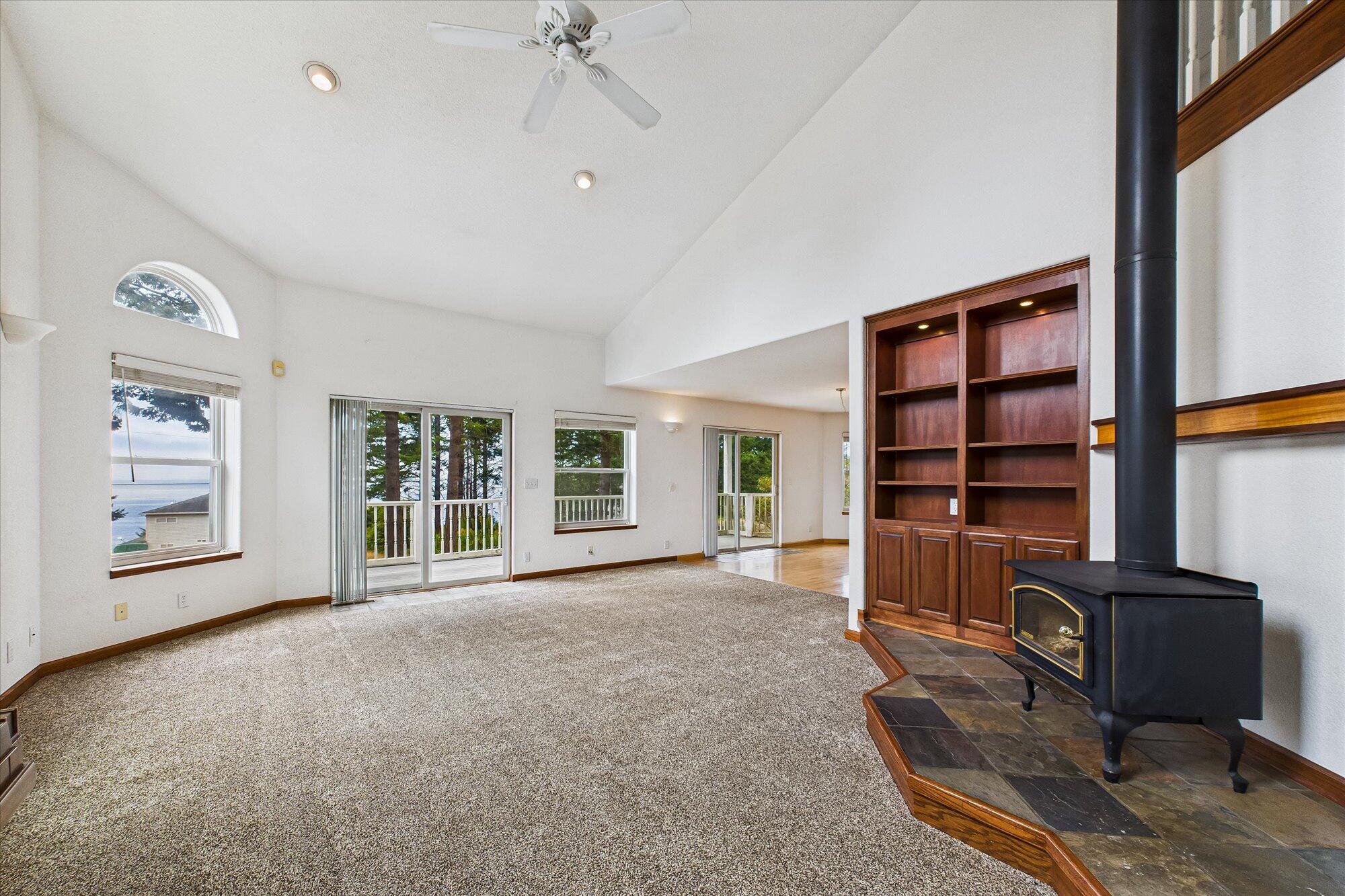341 Seafoam Road Whitethorn, CA 95589 - Photo 11 of 68