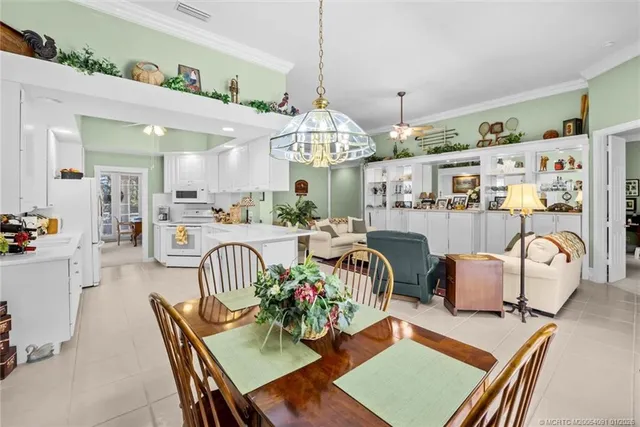 $749,888 | 8801 Southeast Eldorado Way, Hobe Sound, FL 33455