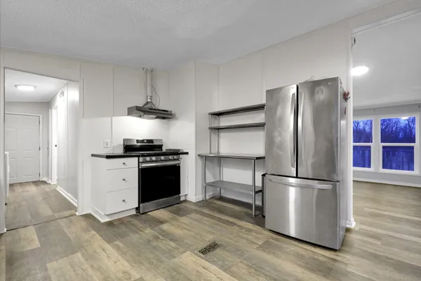 $299,900 | 9304 Parkhurst Highway, Addison, MI 49220