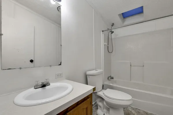 $299,900 | 9304 Parkhurst Highway, Addison, MI 49220
