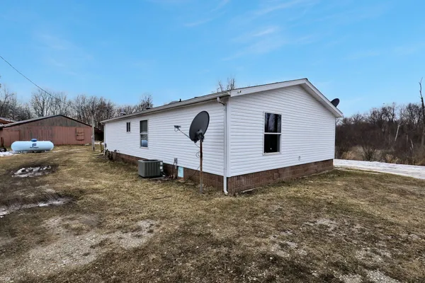 $299,900 | 9304 Parkhurst Highway, Addison, MI 49220