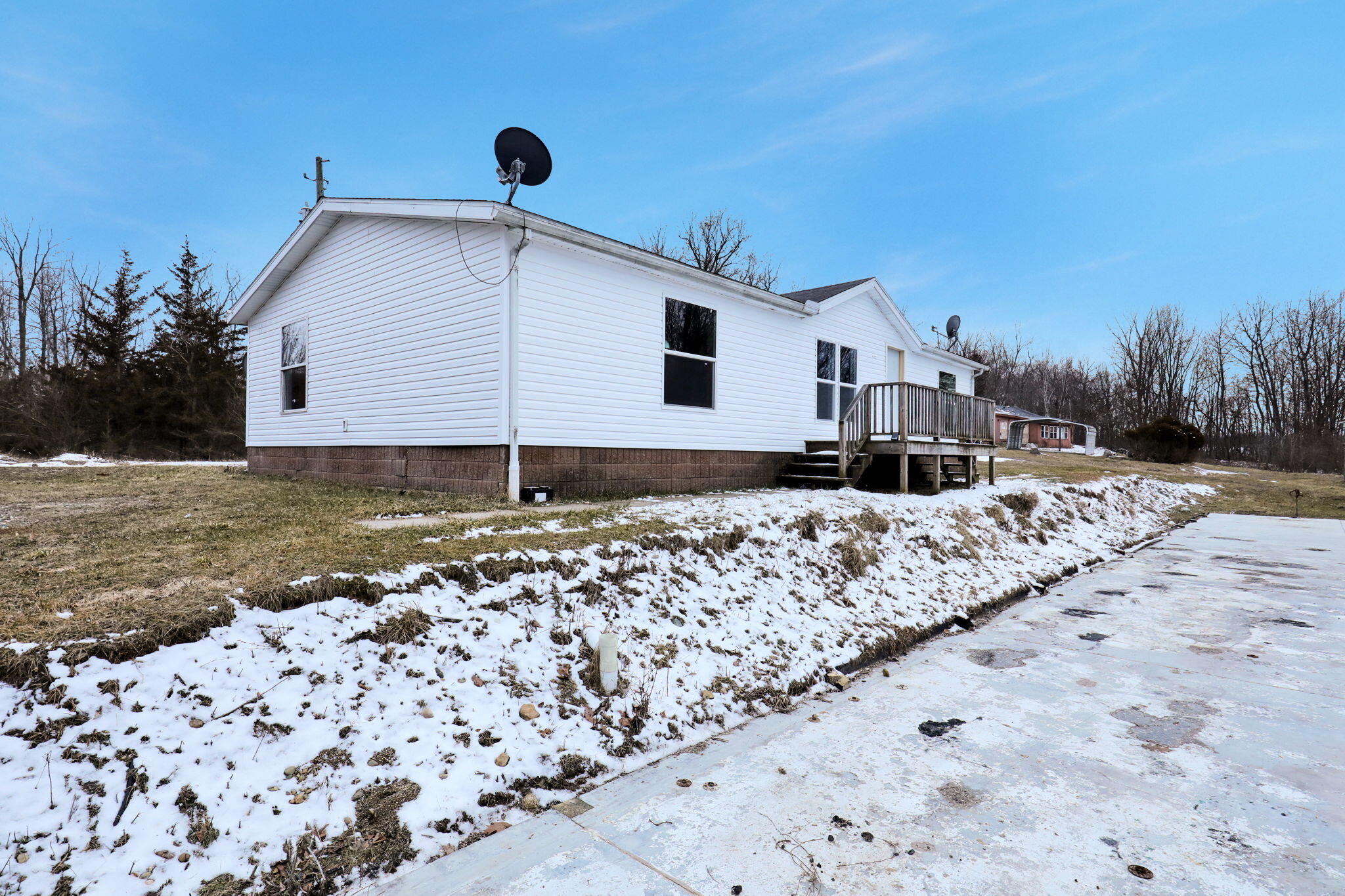 9304 Parkhurst Highway Addison, MI 49220 - Photo 4 of 39 3-web-or-mls-Photo Feb 24 2026, 6 28 03