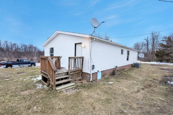$299,900 | 9304 Parkhurst Highway, Addison, MI 49220