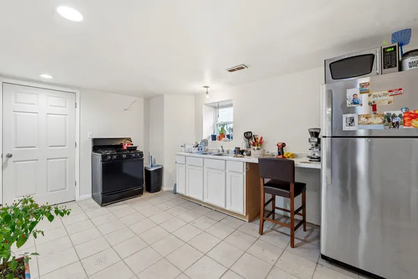 $1,950 | 1637 South St Louis Avenue, Unit GARDEN, Chicago, IL 60623