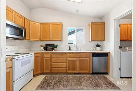 $357,900 | 7373 Edgebrook Drive, Nampa, ID 83687